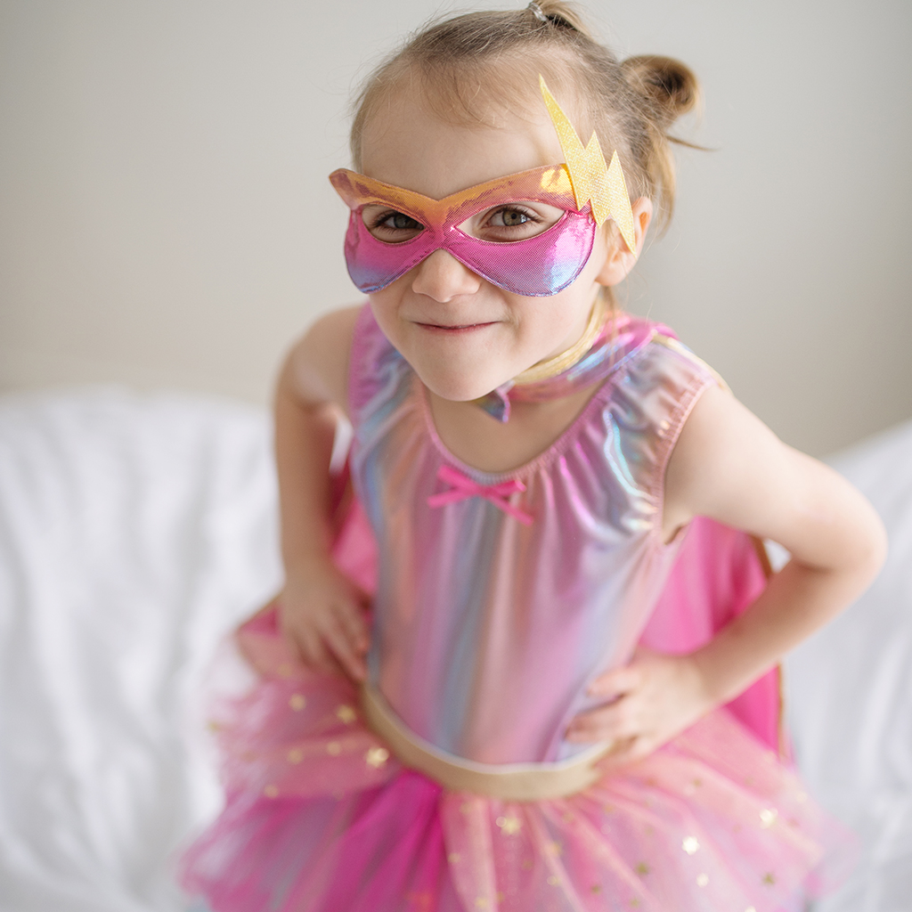 Rosa superhjältedräkt. 4-6 år