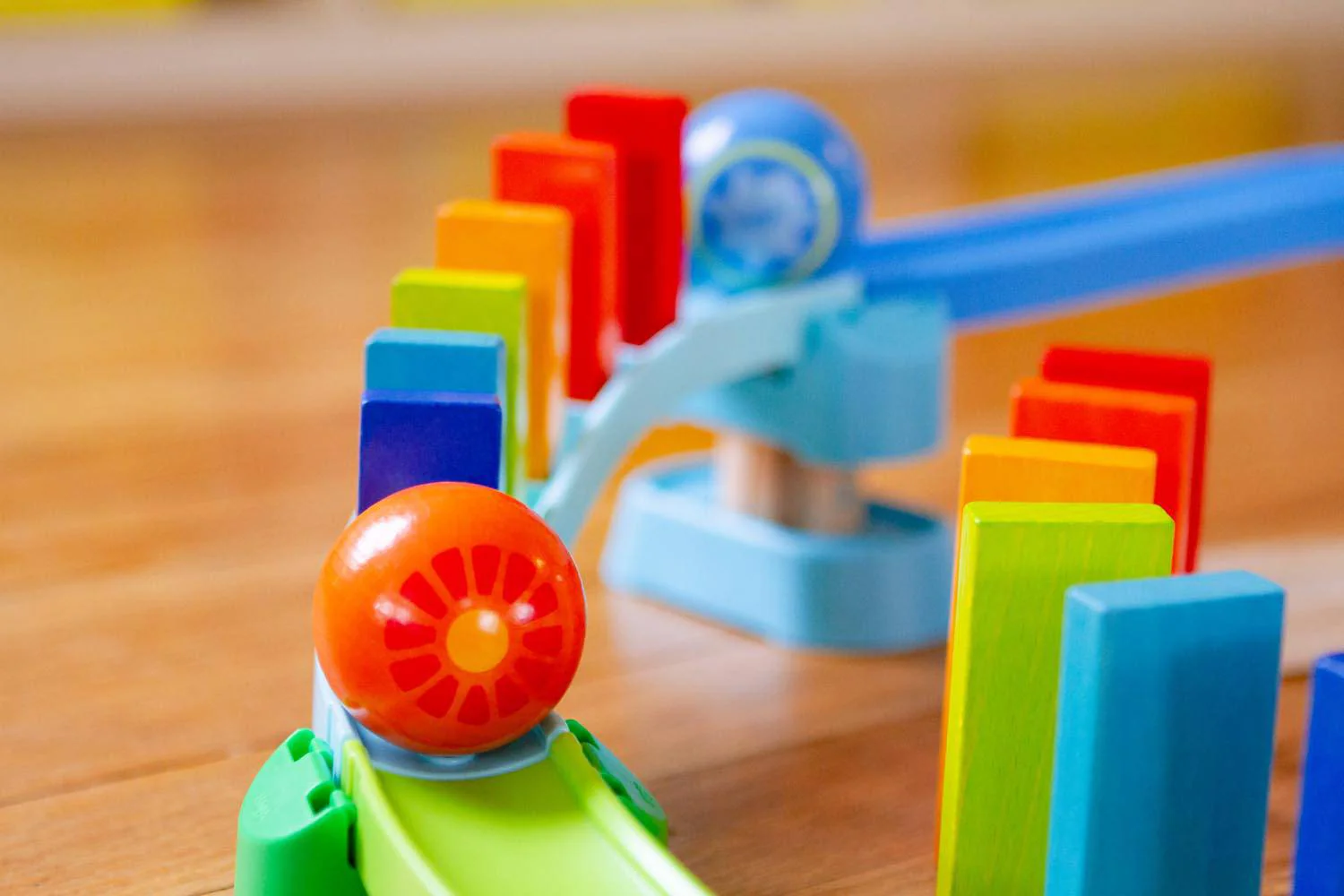 Kullerbü – Ball Track Kringel Domino