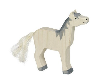 Horse. head raised. grey mane