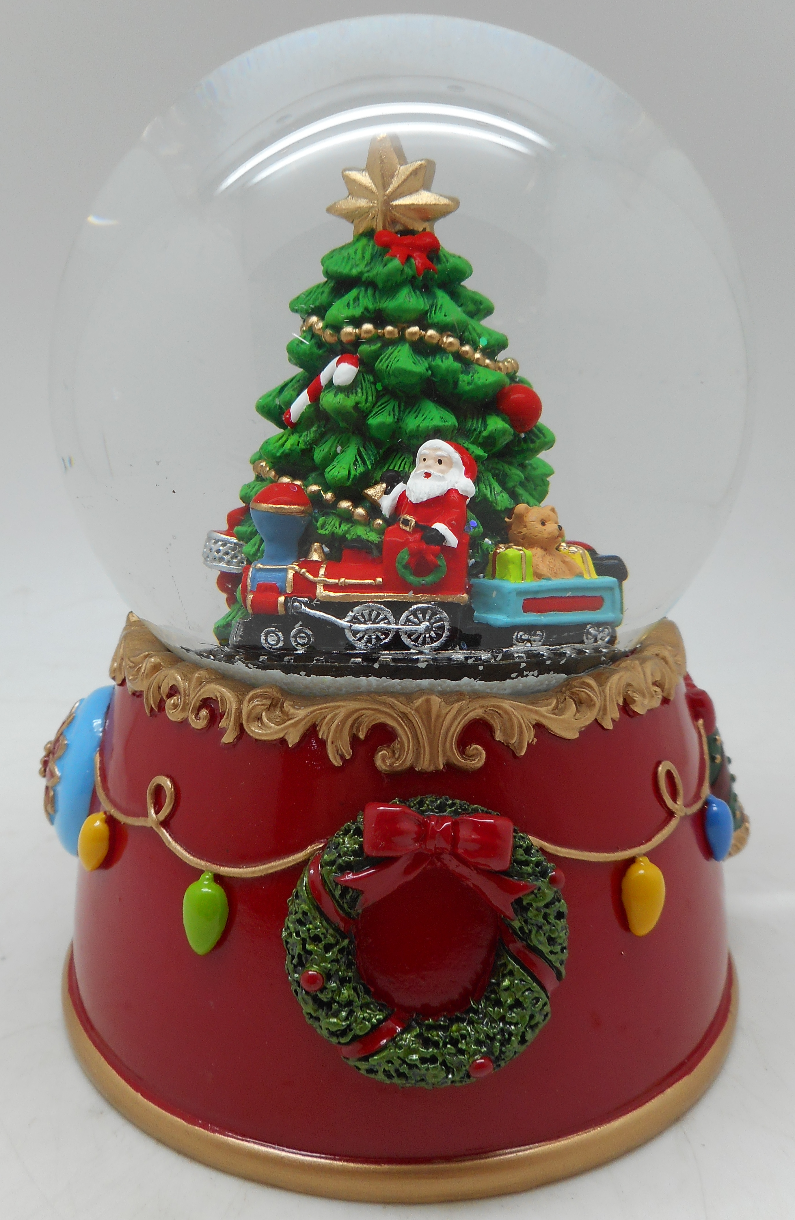 Snow globe christmas tree