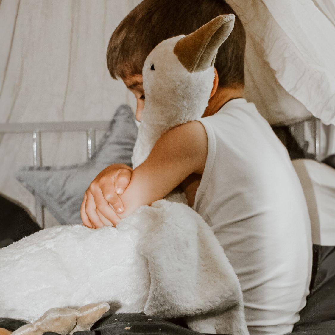 Cuddly animal Goose large | white