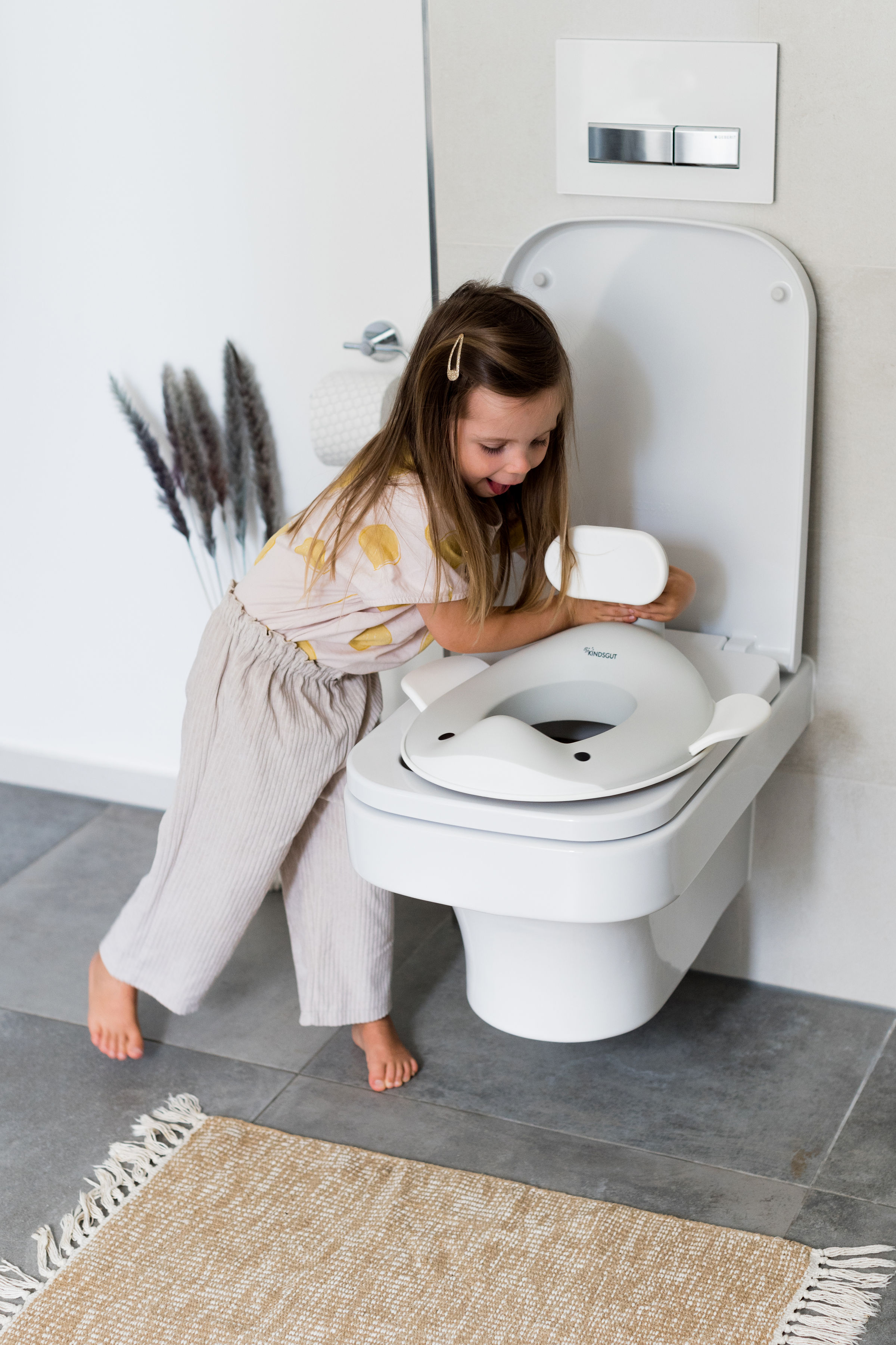Kindsgut toilet seat whale, light grey