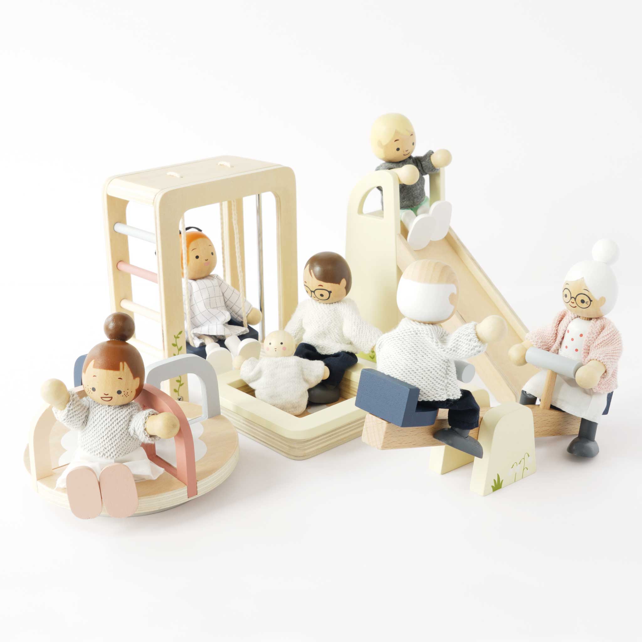 Wooden Dolls house Outdoor Play Furn - 5 Piece (4) FSC 100%