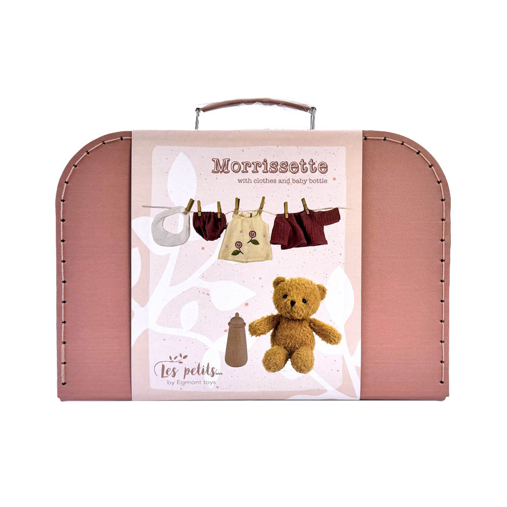 MORRISSETTE WITH CLOTHES IN A CASE