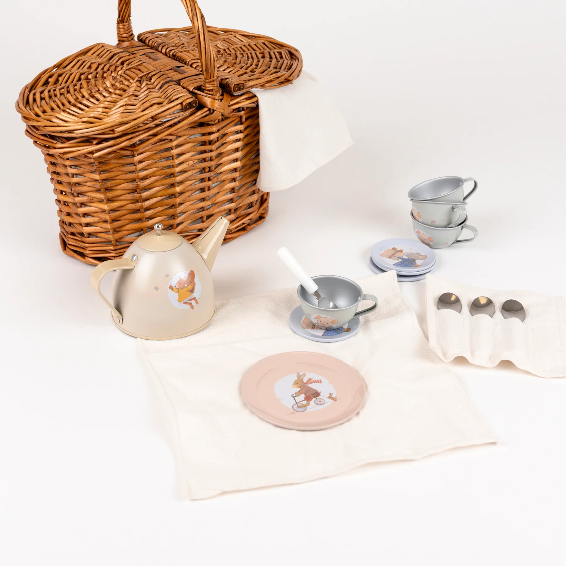 TIN TEA SET FRIENDS IN A BASKET