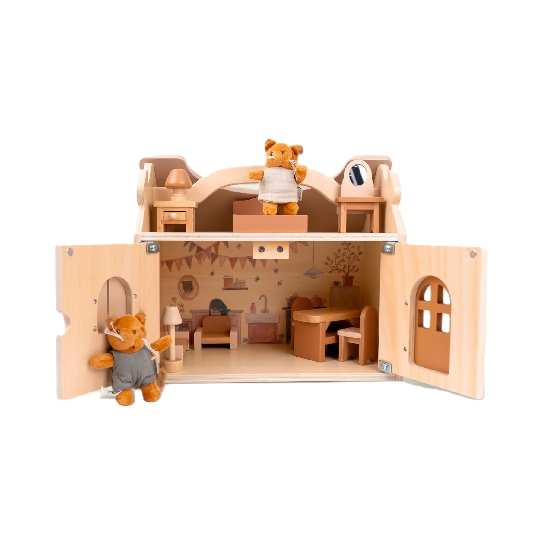 DOLL HOUSE WITH SQUIRRELS