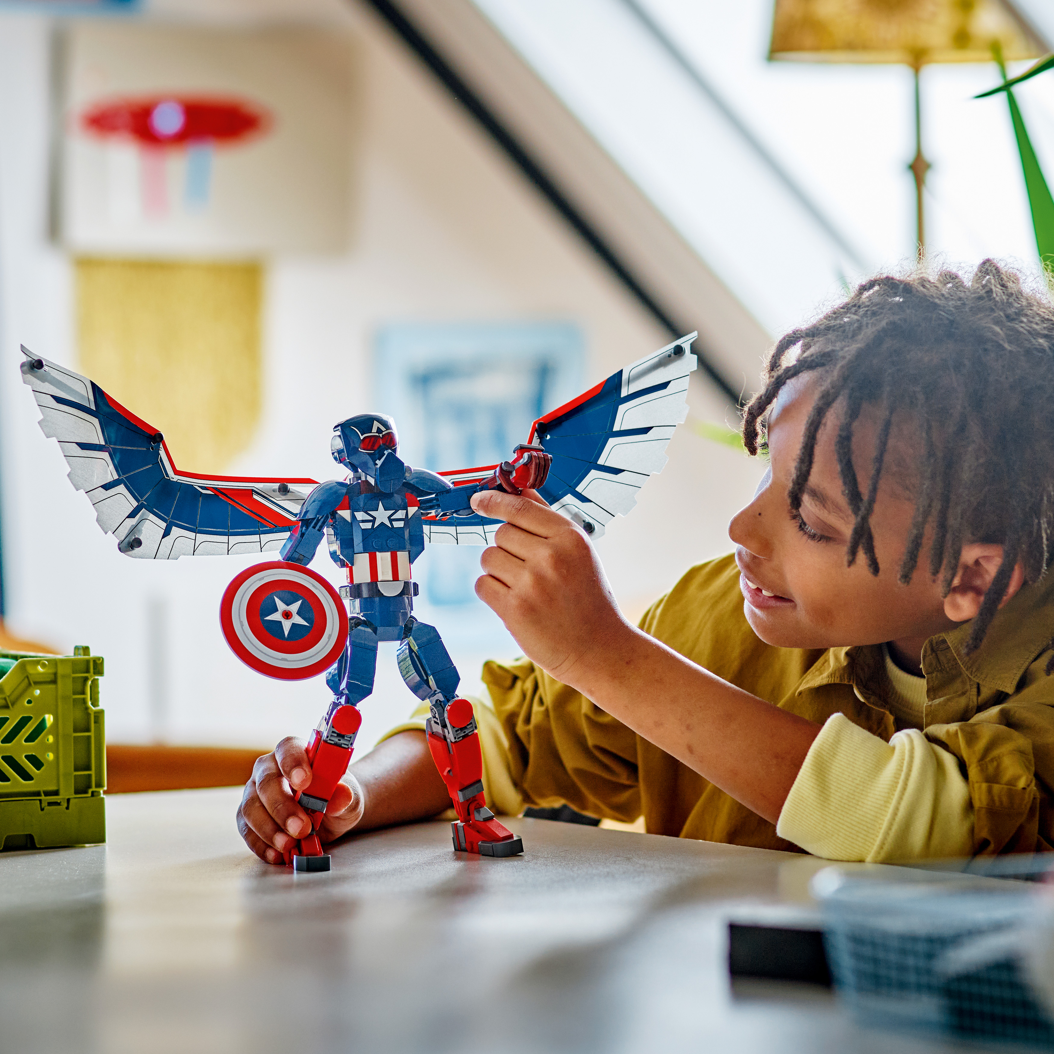 6474671 - Byggbar figur av nye Captain America