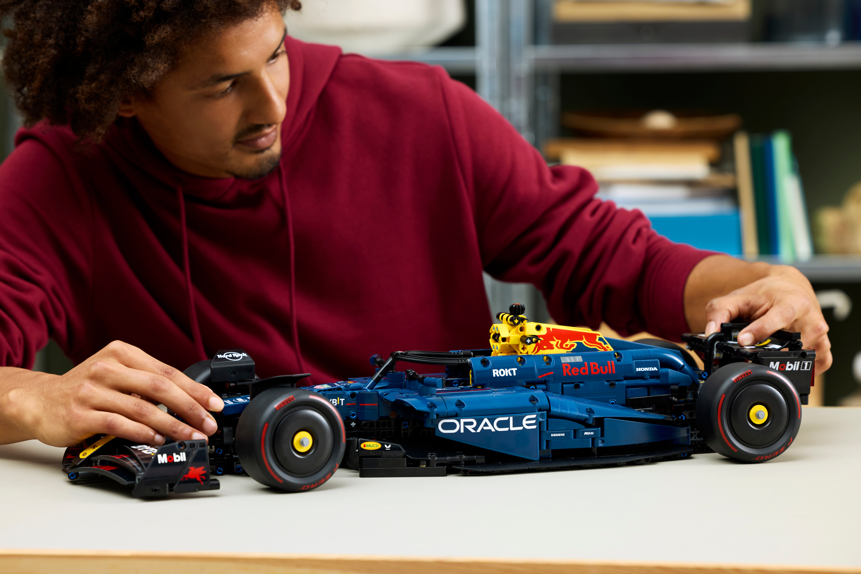 6526818 - Oracle Red Bull Racing RB20 F1-bil