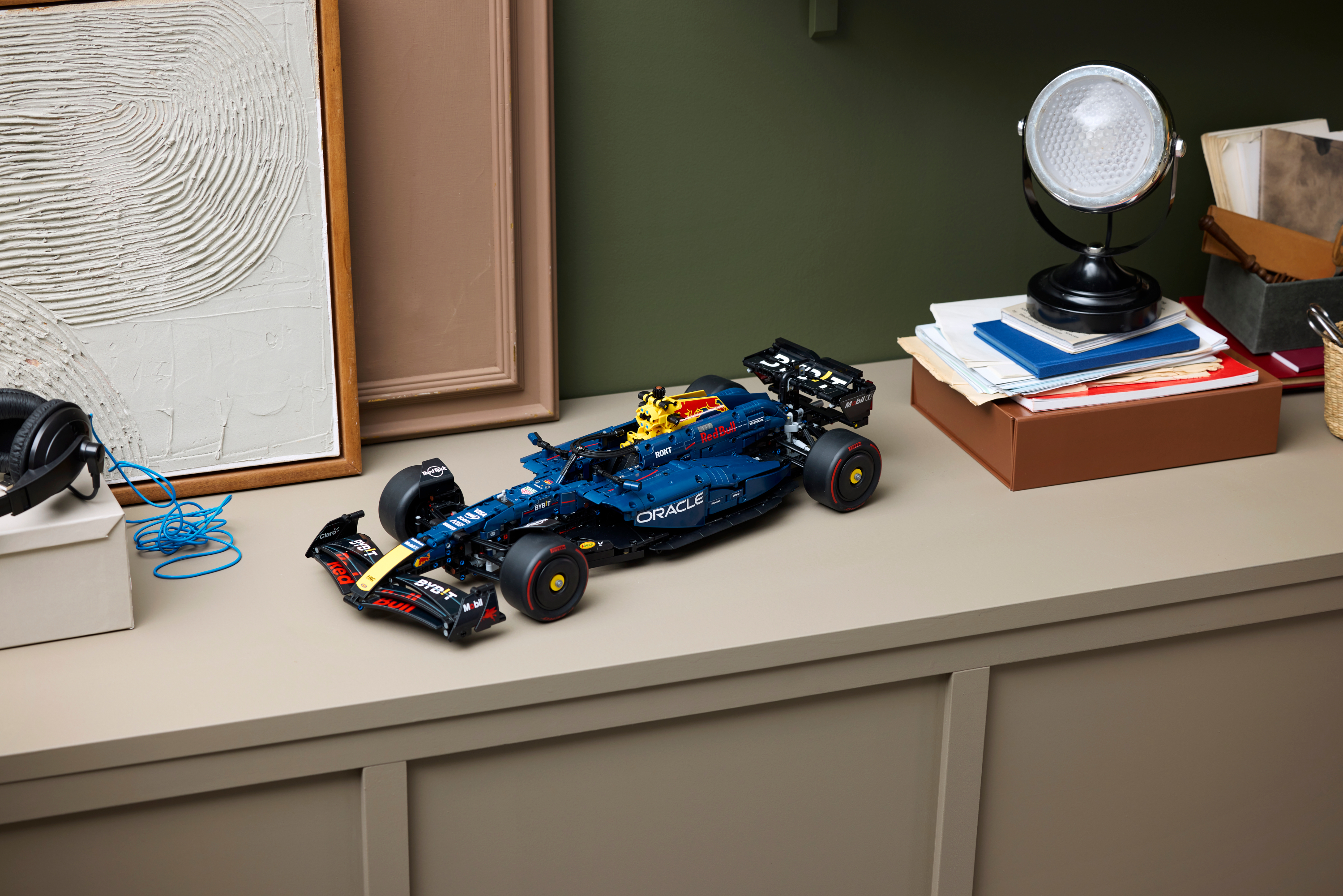 6526818 - Oracle Red Bull Racing RB20 F1-bil