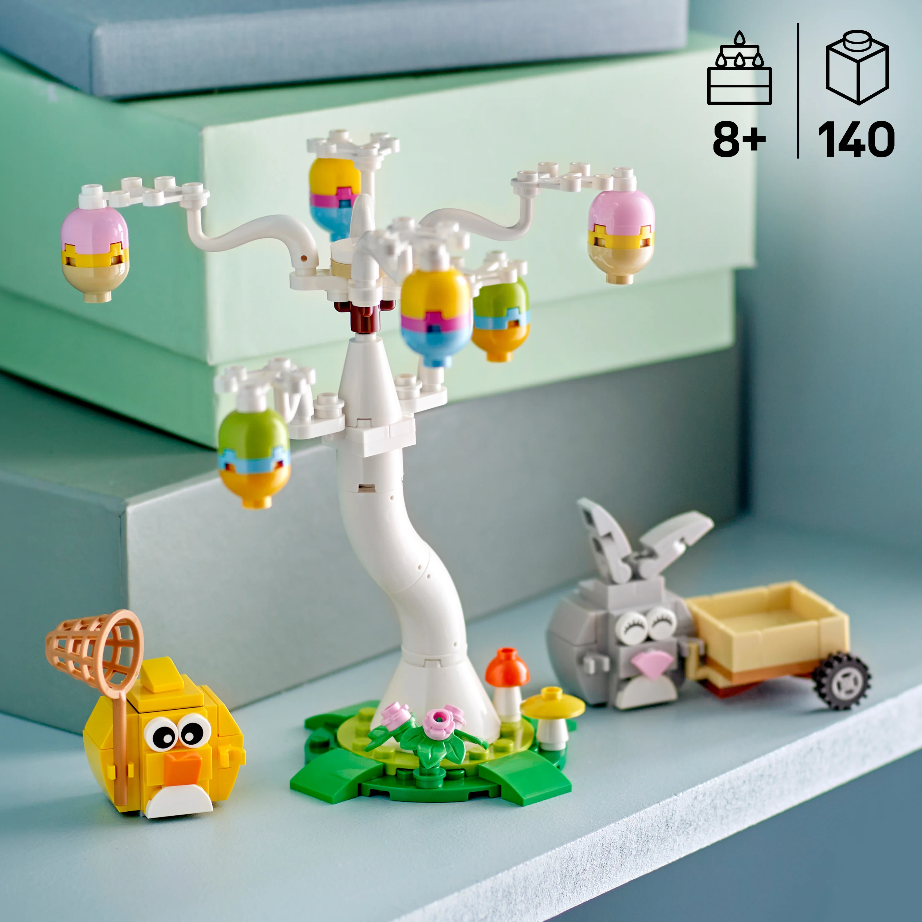 6530986 - Eggjakt med påskehare og kylling
