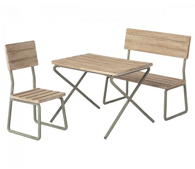 Garden set. Table w. chair and bench