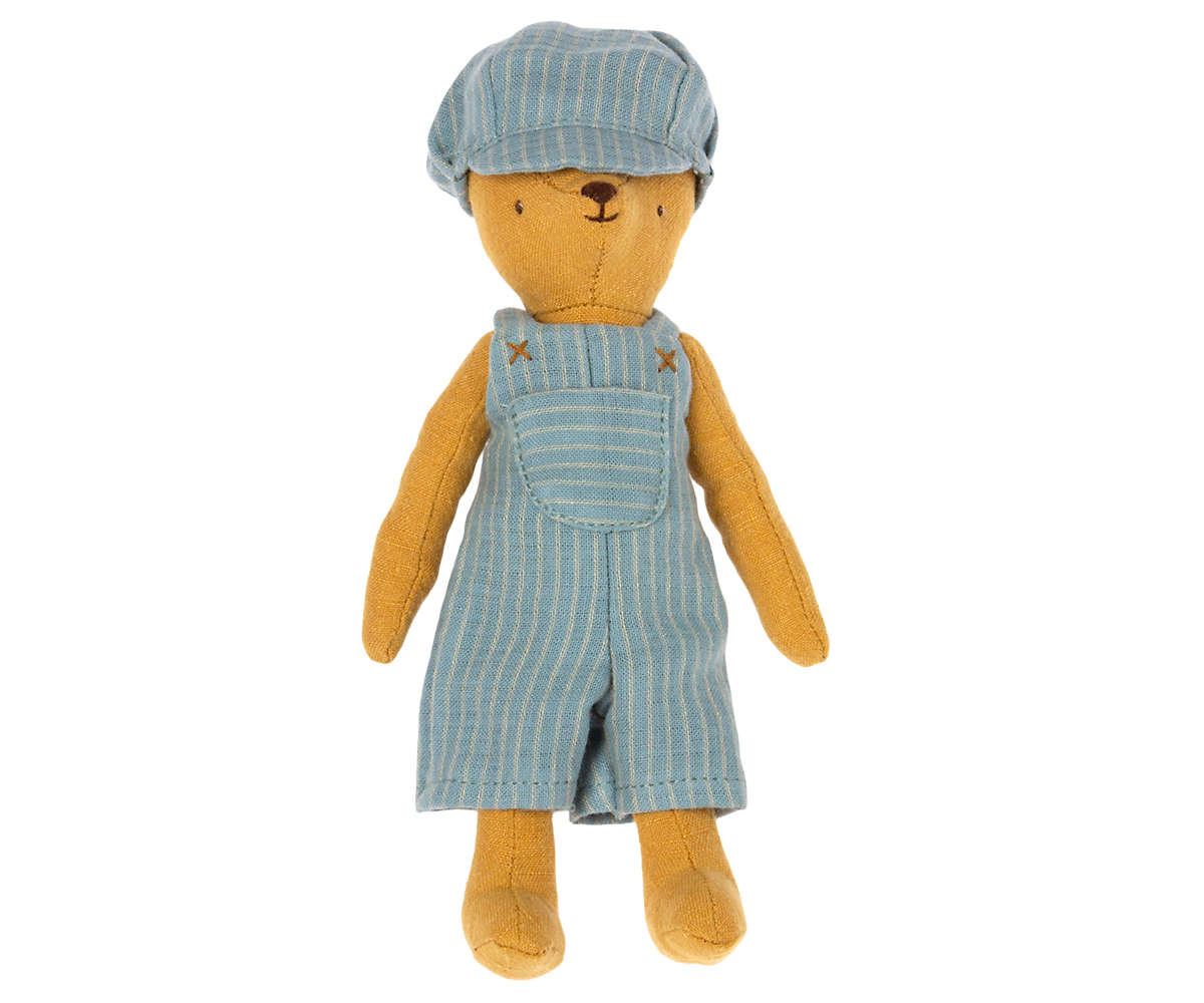 Overall and cap for Teddy junior