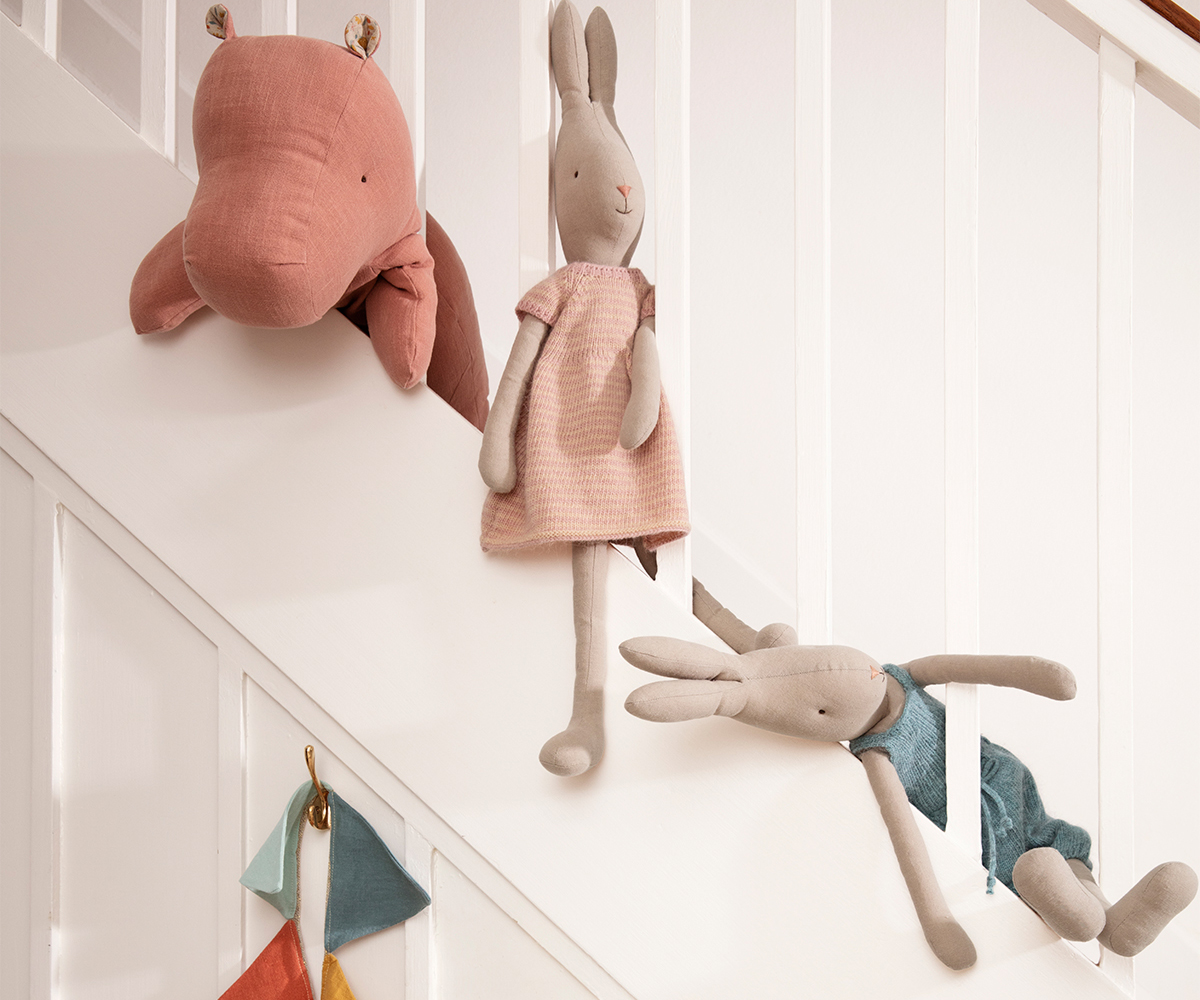 Hare, størrelse 4, Strik overall