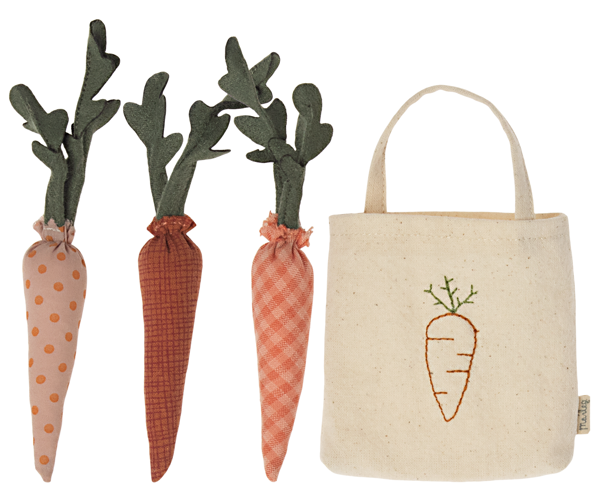 Carrots in shopping bag, Mini