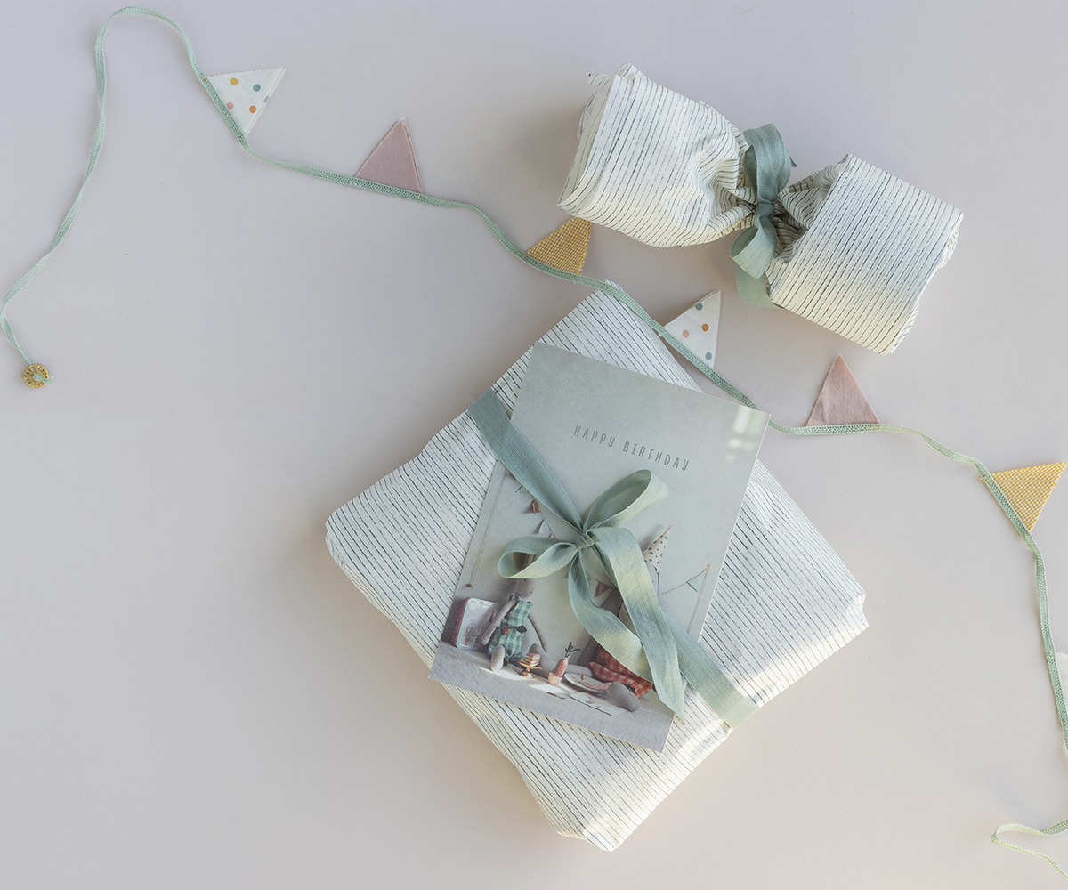 Miniature garland