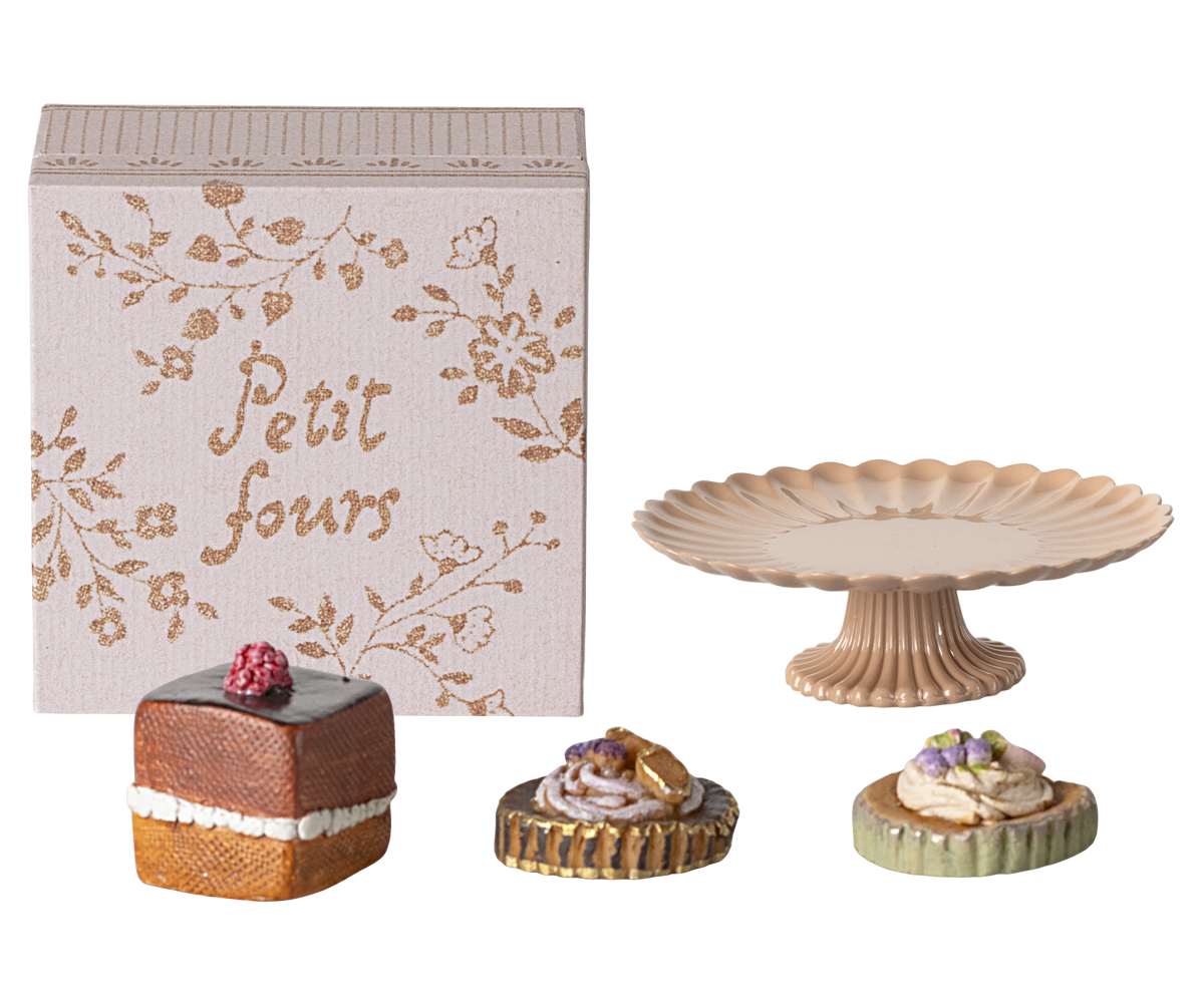 Cakes And Cakestand Mini