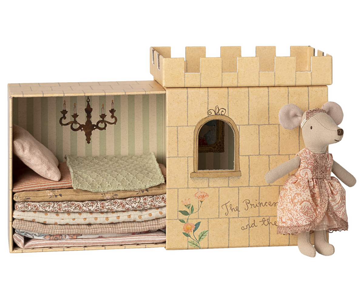 Princess and the pea, Big sister mouse