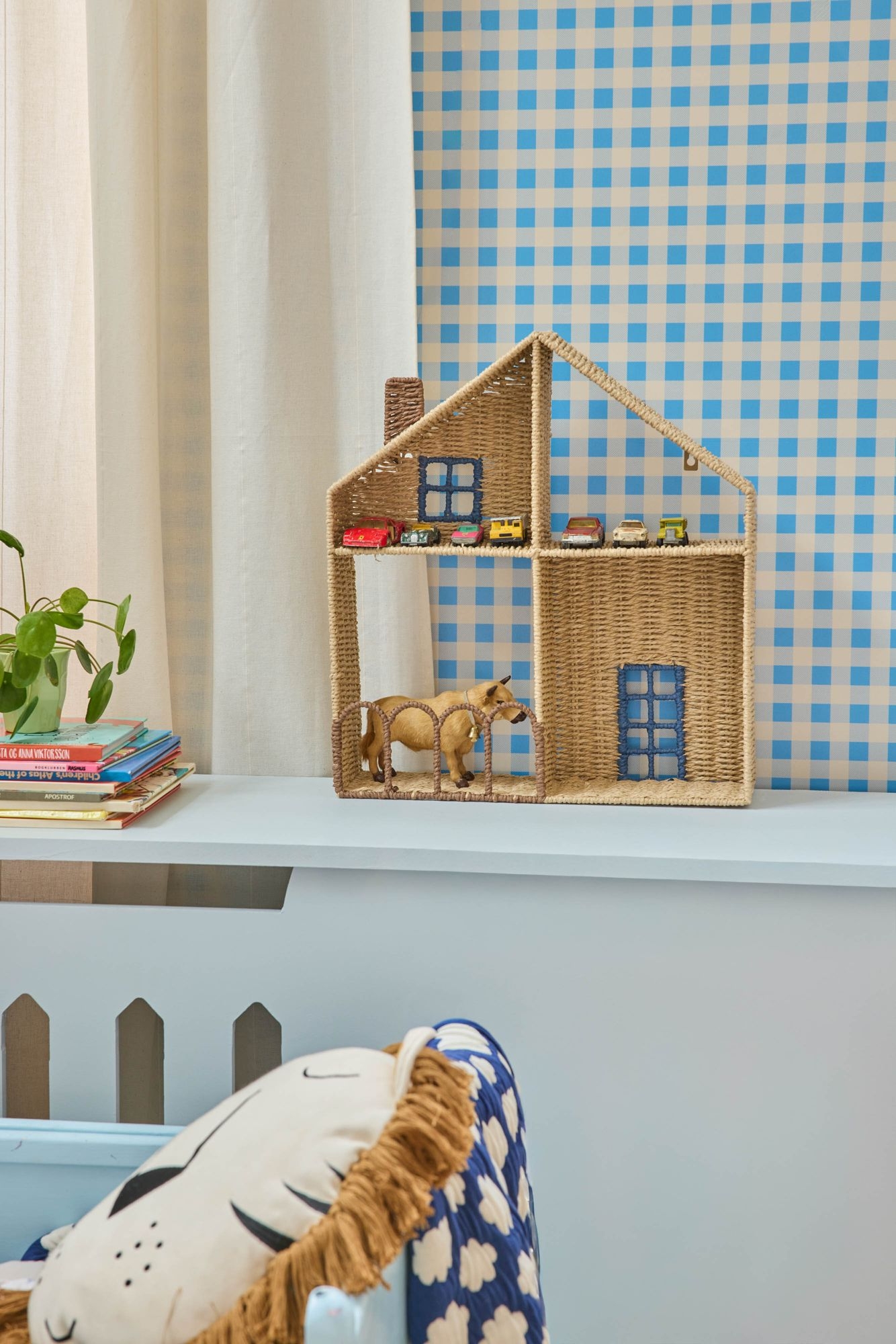 Paper Rope Shelf in House Shape with Blue Details