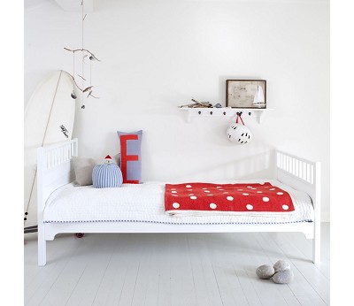 Classic bed 90x200 cm