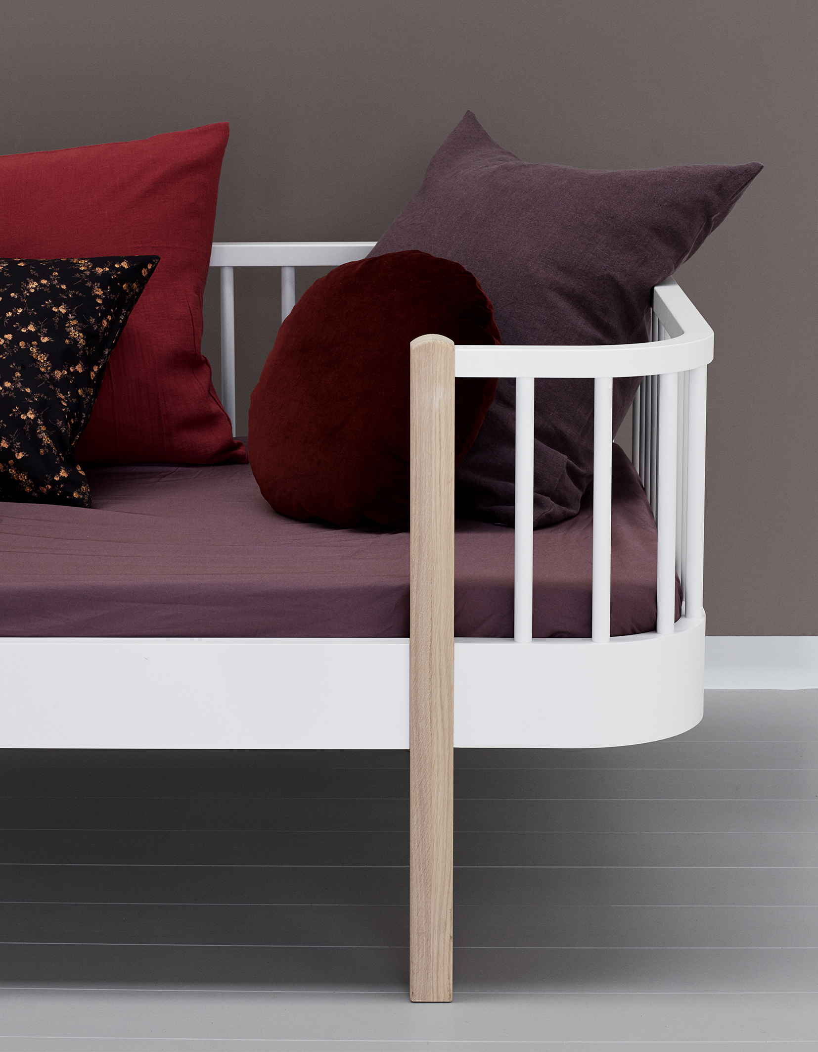 Original junior day bed. 90x160cm. white/oak