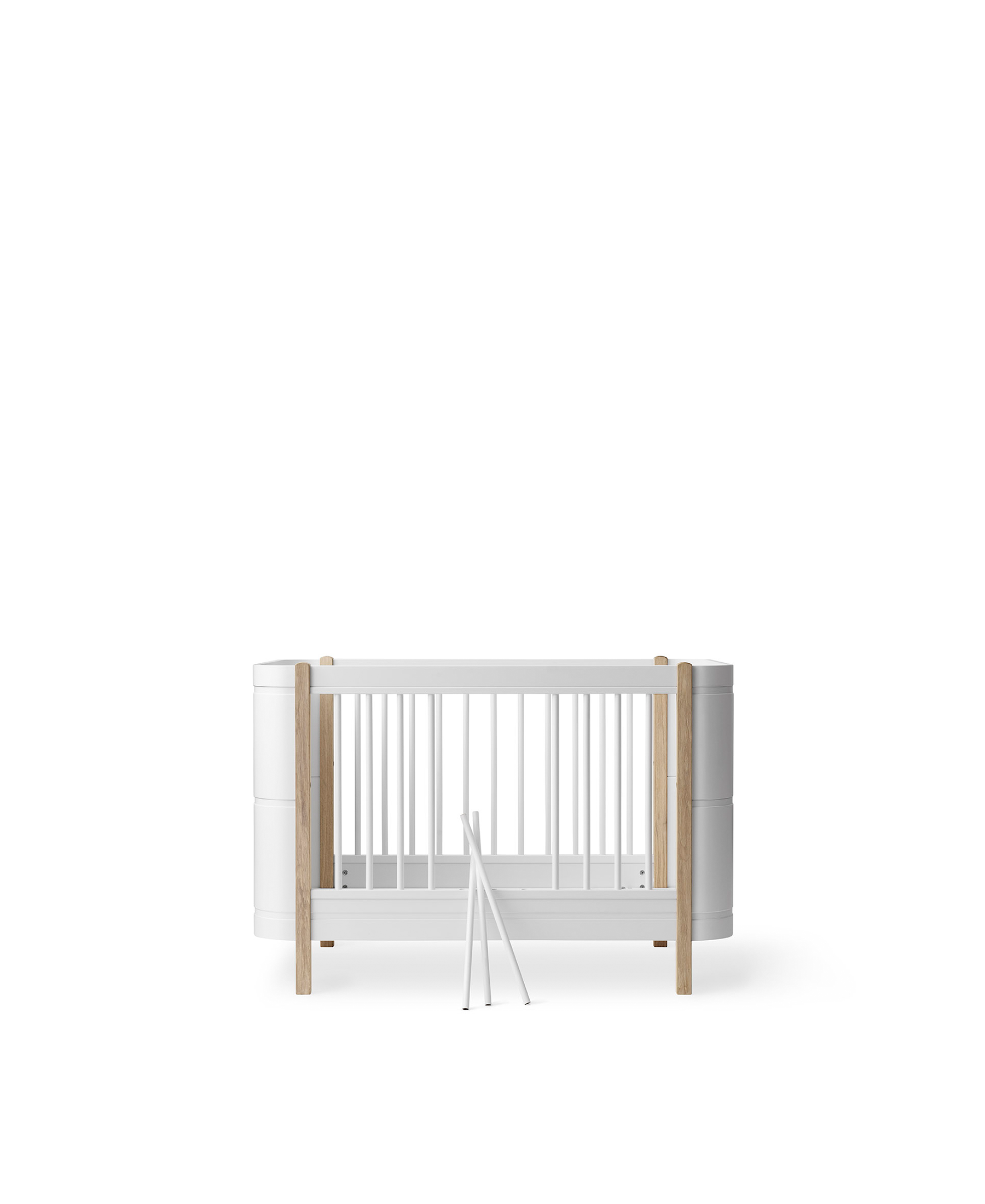 Mini+ cot bed excl. junior kit. 68x122 cm. white/oak