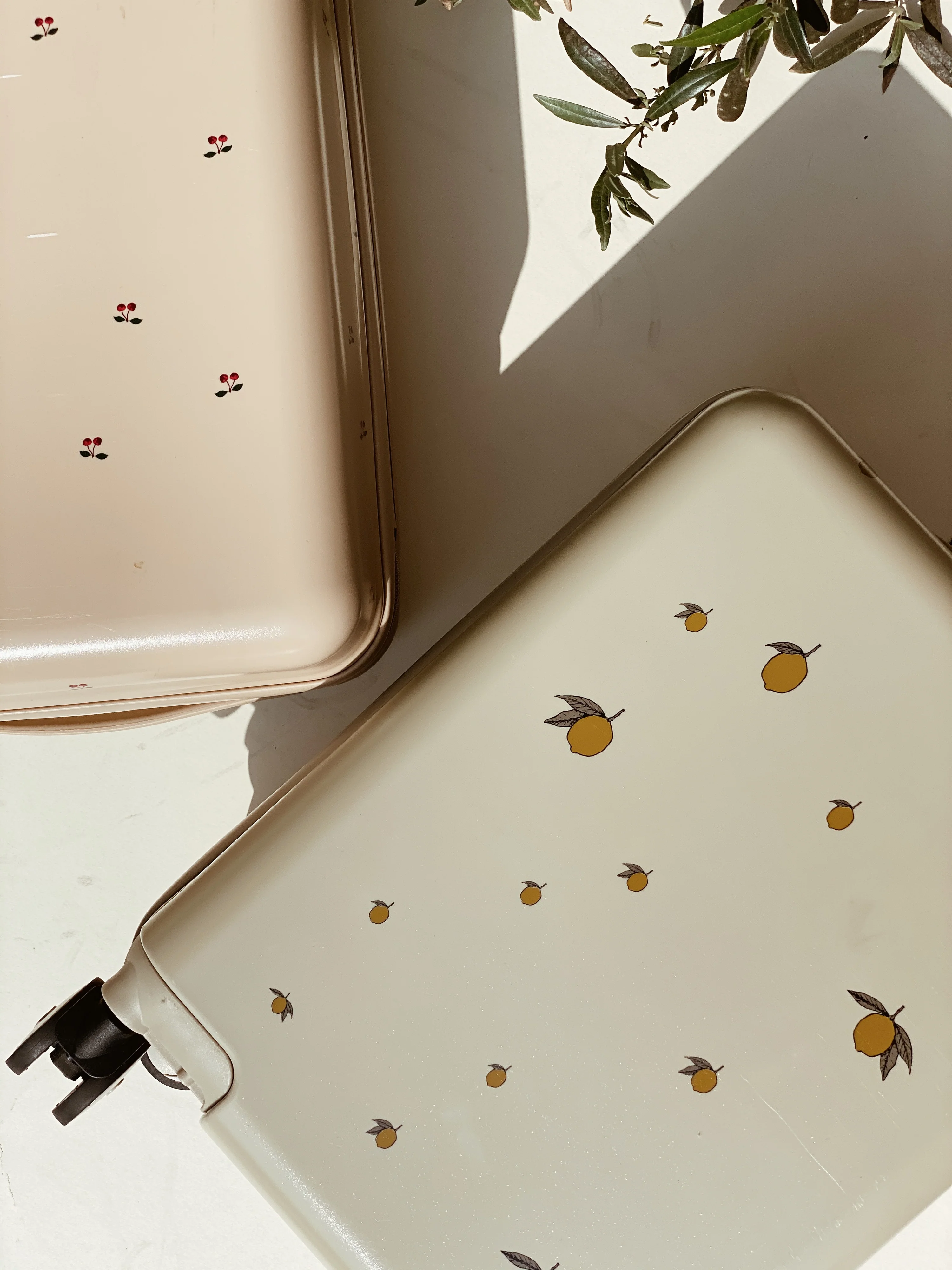 TRAVEL SUITCASE LEMON noos