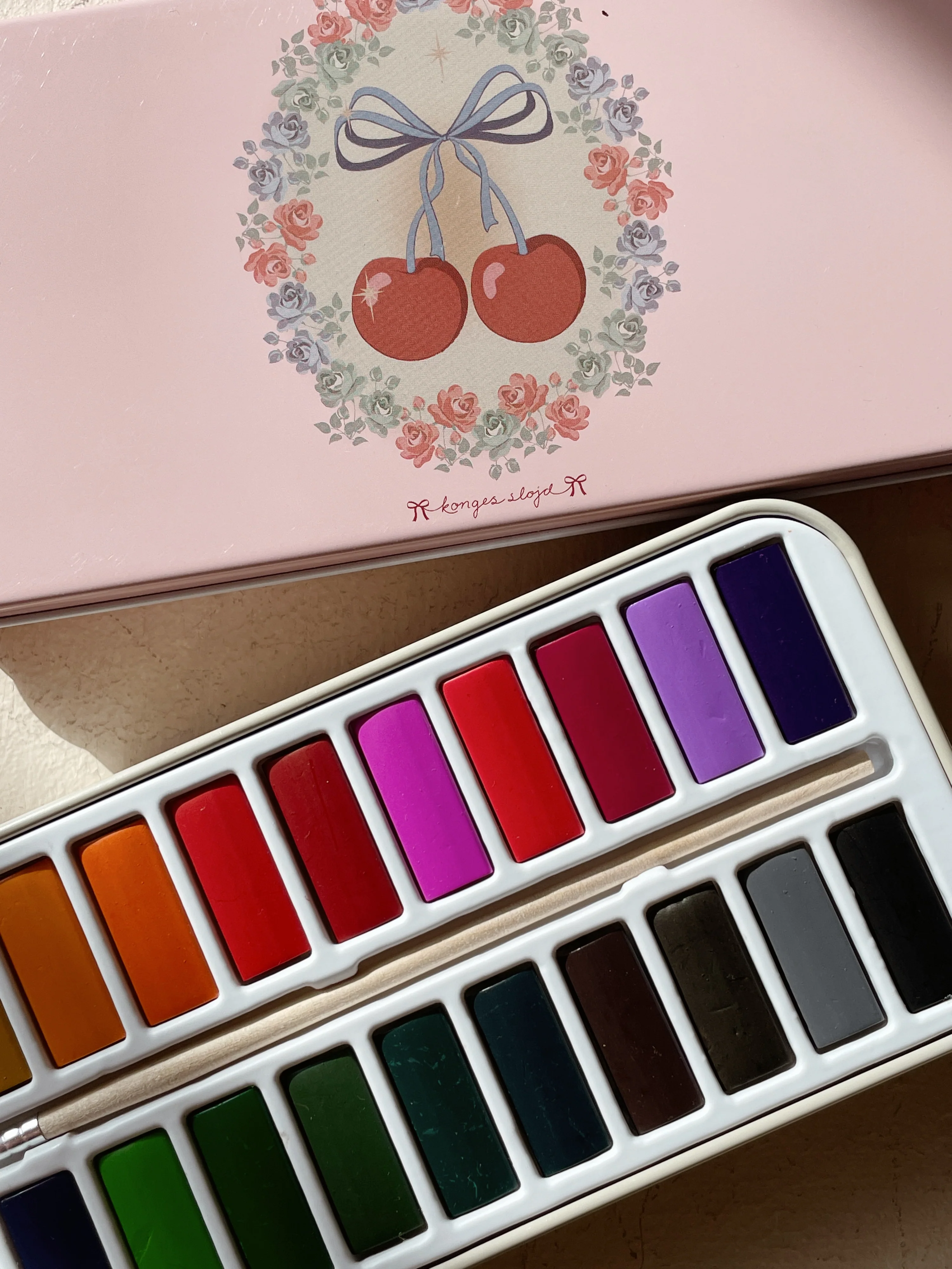 Konges Sløjd Cherry Bue Water Colors Tin Box