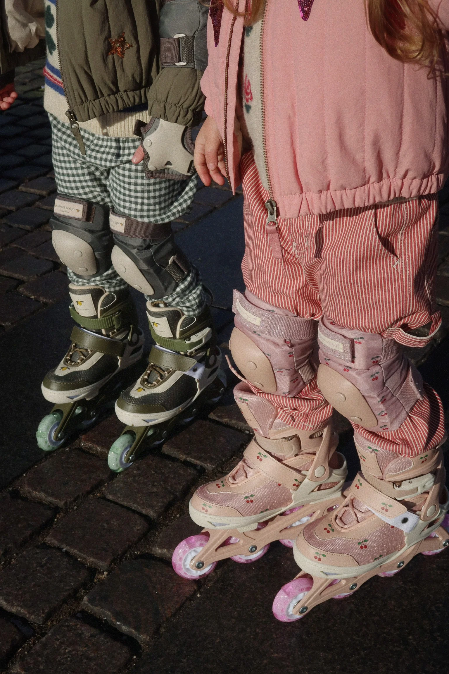 LIGHT UP ROLLER SKATES CHERRY BLUSH - str 31-36 - AW26