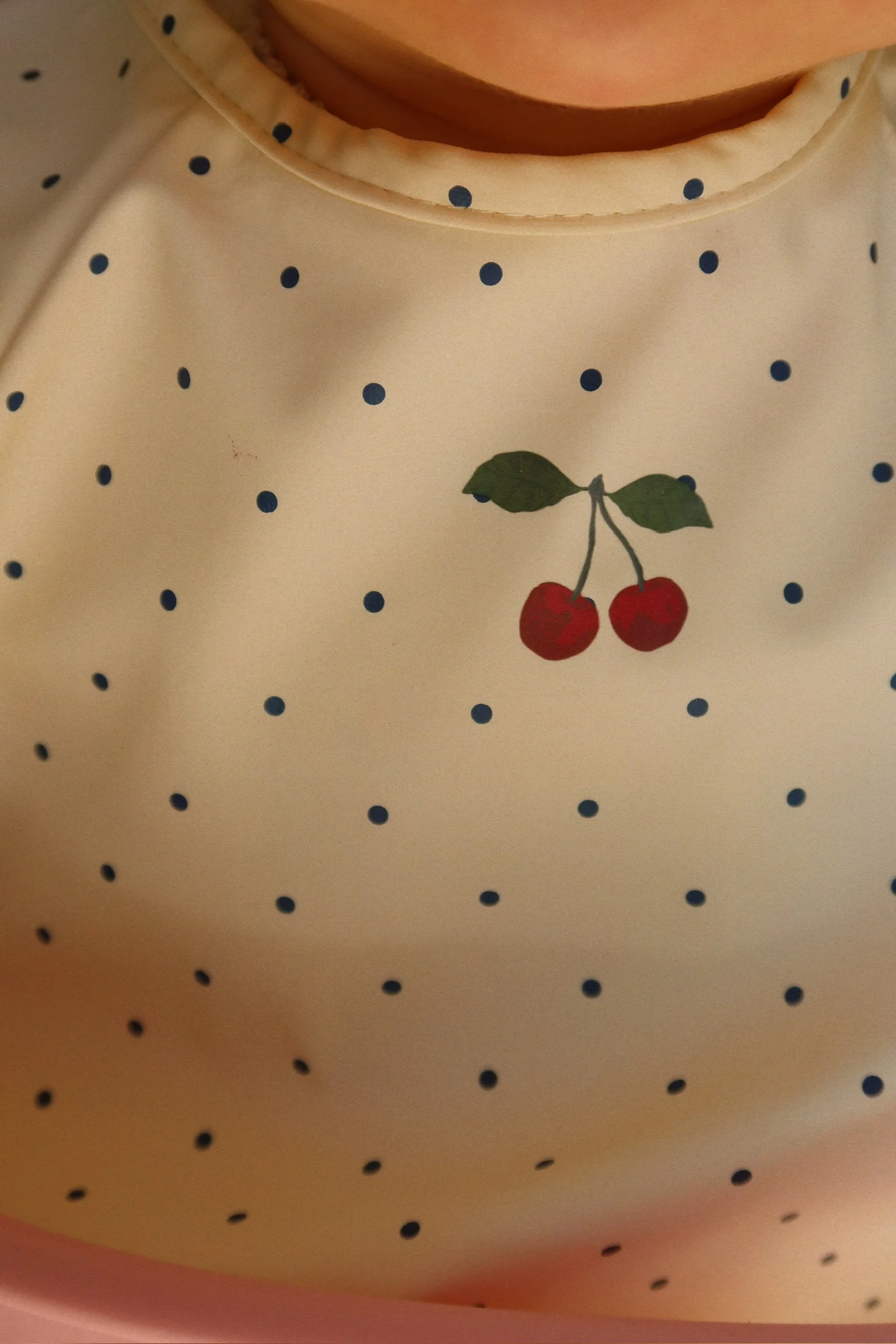 2 PACK DINNER BIB WITH SLEEVES NAVY DOT/RAIN WASHED 18M-3Y - SS26