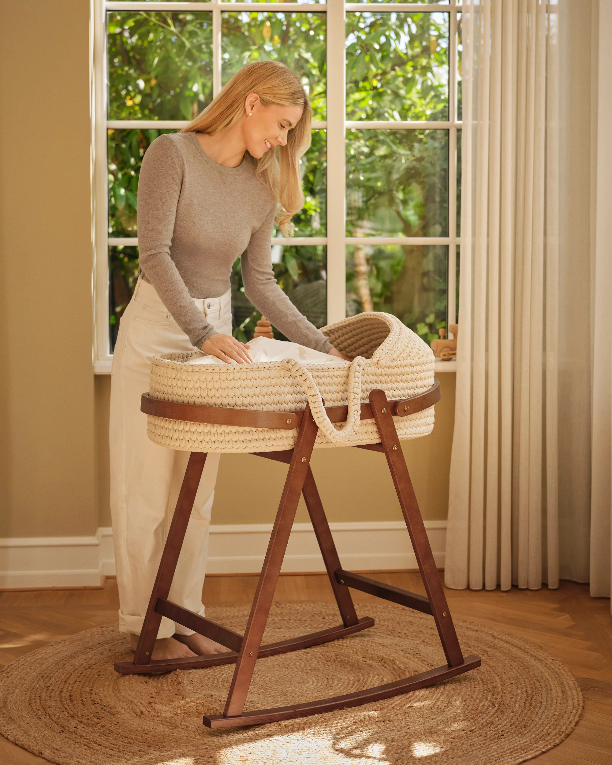 Moses Basket with stand Nature