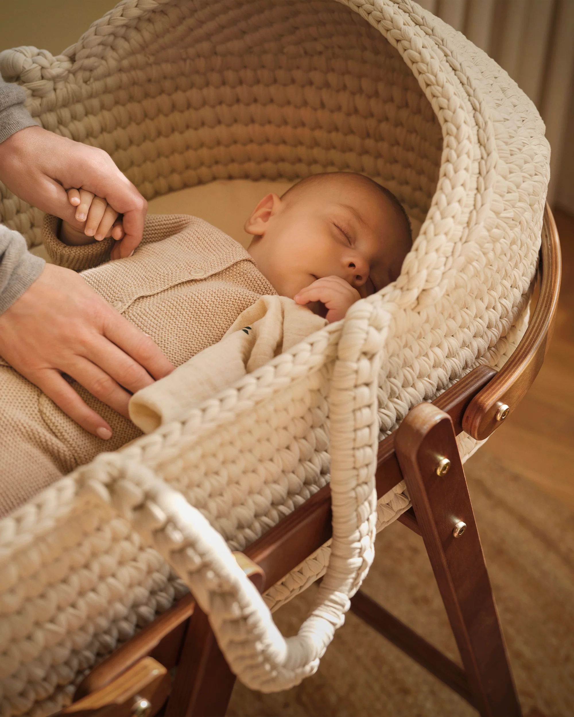 Moses Basket with stand Nature