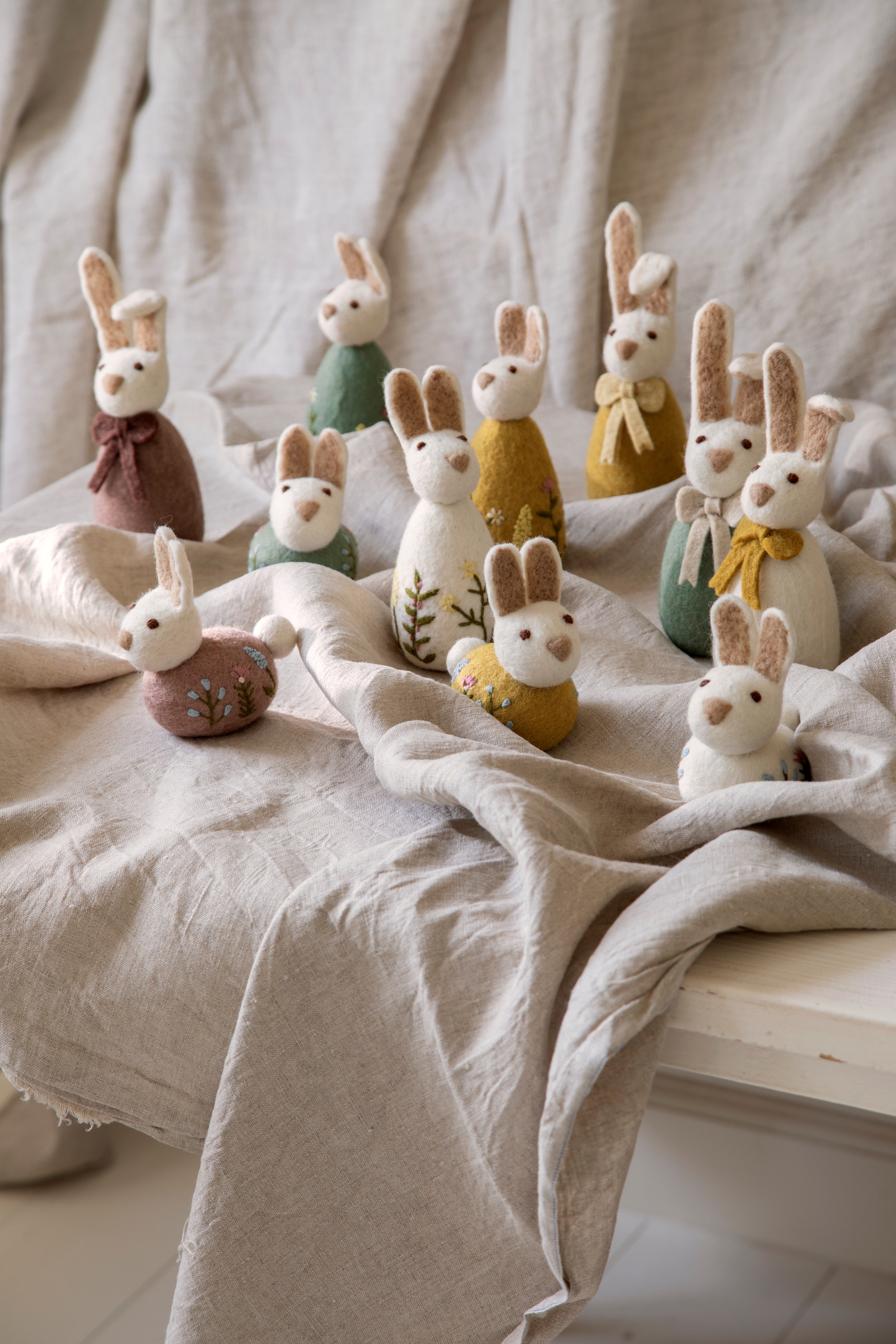 Big Bunny w/Bow - Ochre - P25