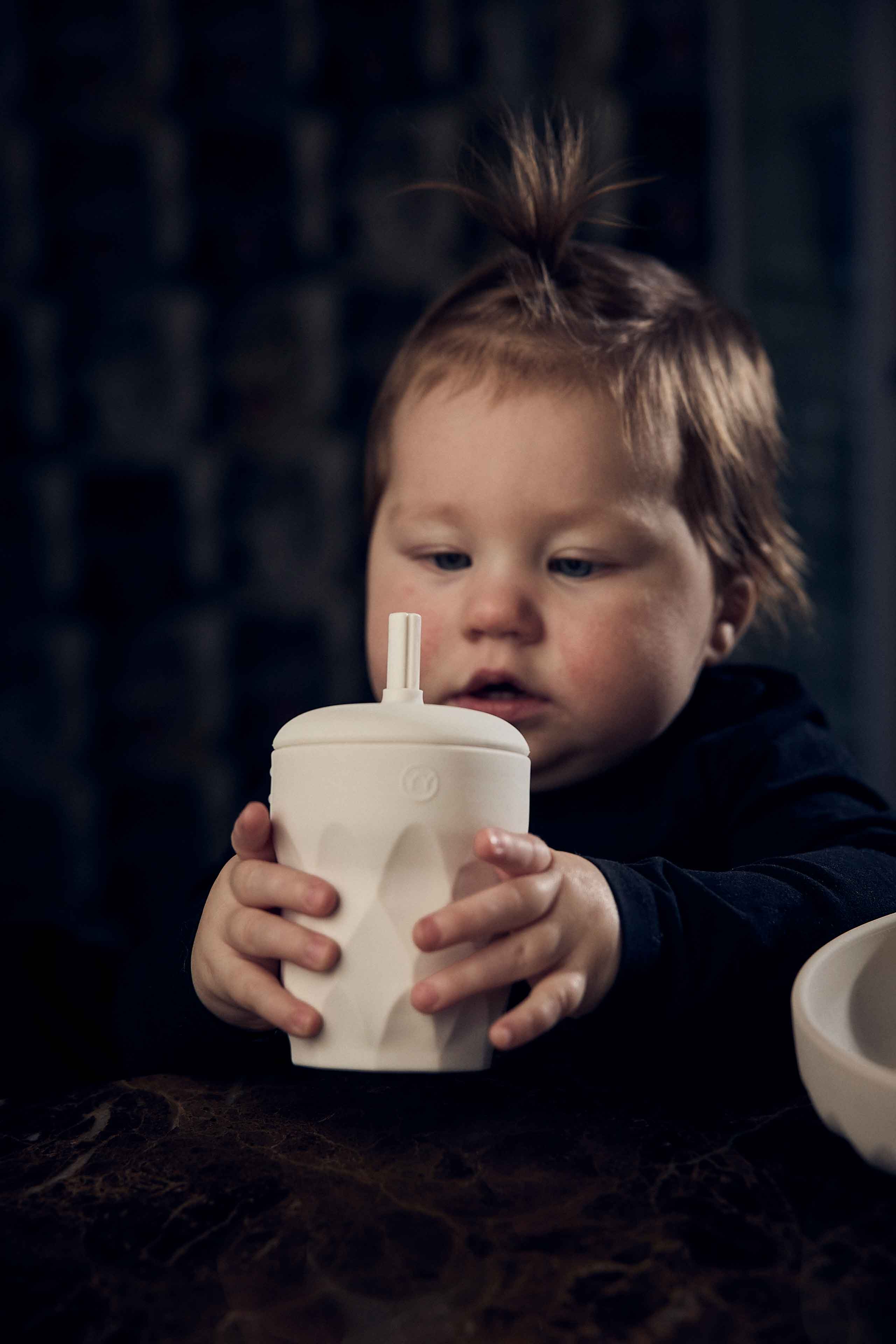 Barnekopp med sugerør & snack lokk i silikon - Porcelain White
