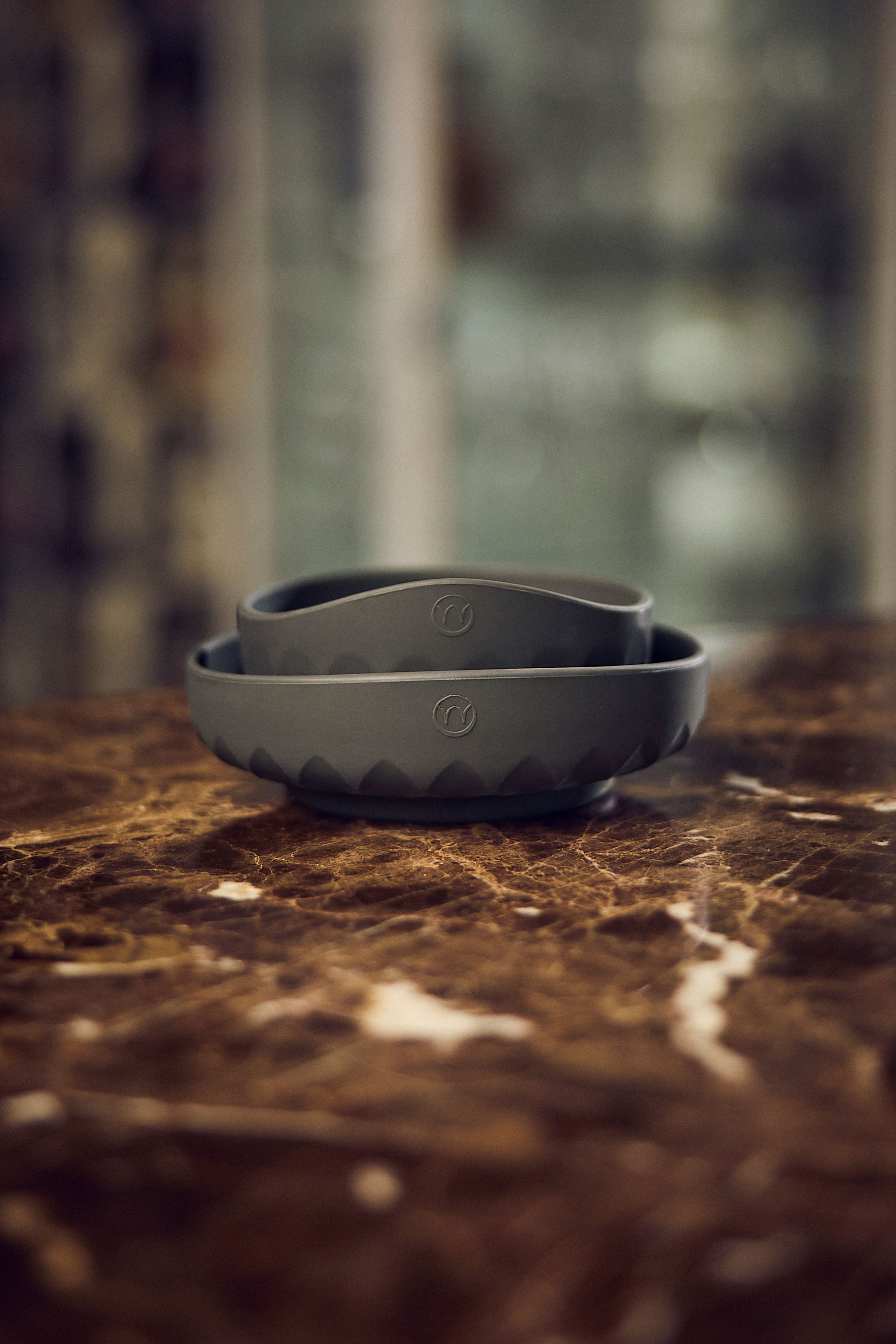 Barntallerken & Skål i silikon - Satin Black