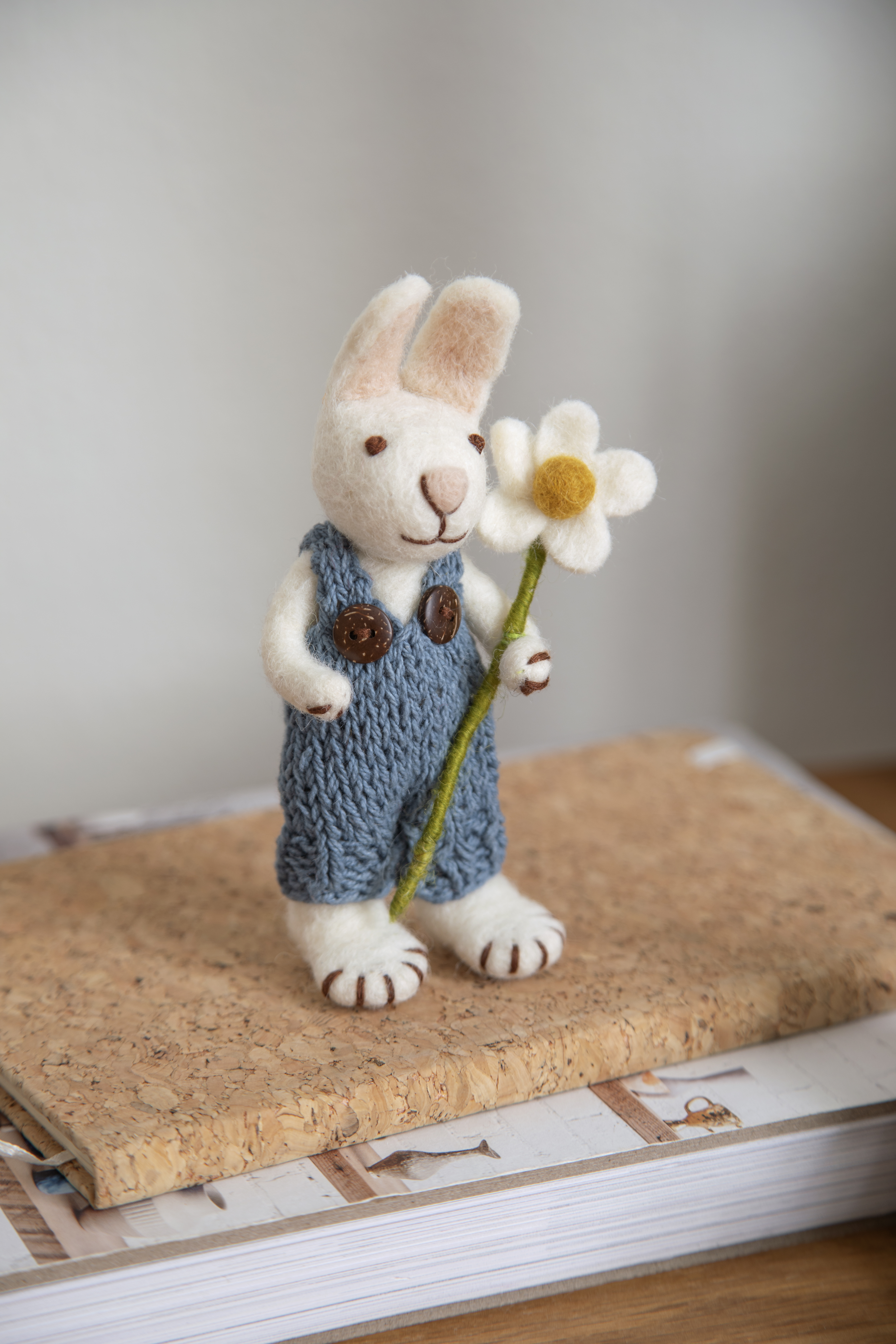 Small White Bunny w/Blue Pants & Marguerite - P25