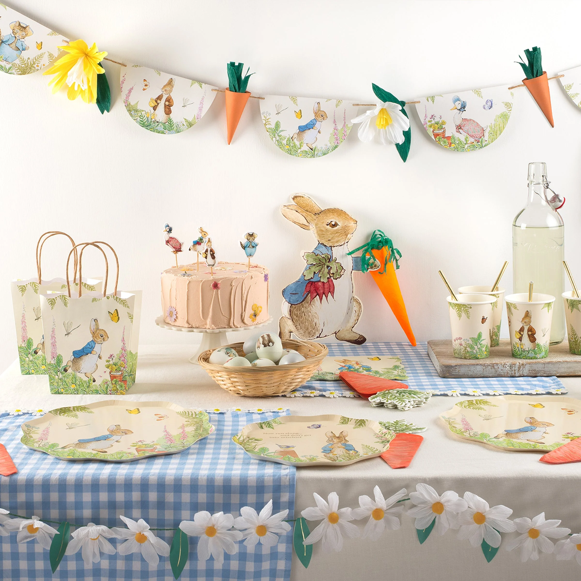 Peter Rabbit™ In The Garden Garland - ED26